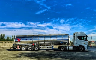 Transporting liquid goods by tank trucks